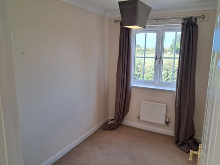 3 bedroom detached house to rent - Photo 4