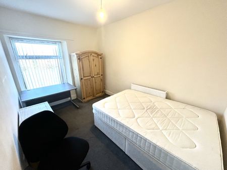 Llantwit Road, Treforest - Photo 2