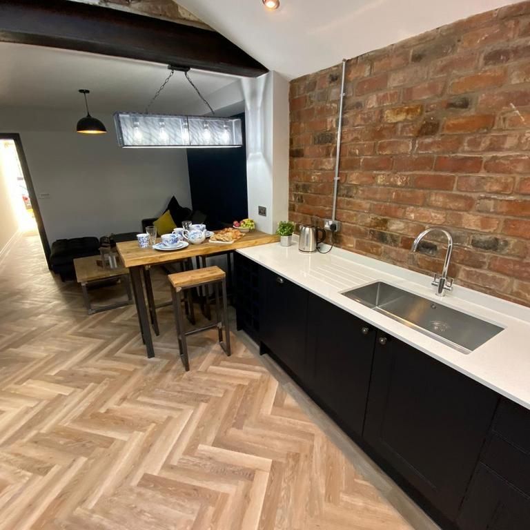 5 bedroom house to rent - Photo 1