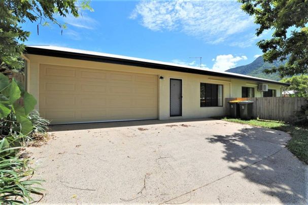 Freestanding 3 Bedroom Duplex - Double carport with Roller Door - Fenced Yard - Photo 1