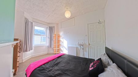 4 bedroom terraced house to rent - Photo 4