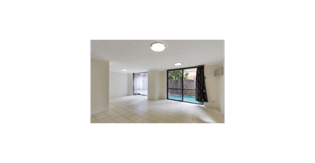 Modern Townhouse in Prime Southport Location - Convenience, Style, and Space! - Photo 5