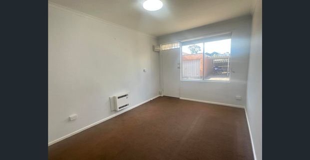 COMFORTABLE UNIT IN PRIME SUNSHINE LOCATION - Photo 1