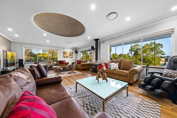 Established 40 acre equestrian estate with Grose River frontage - Photo 1