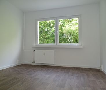 Sanierte 3-Raum Wohnung – bezugsfertig zum 01.04.2025! - Photo 2