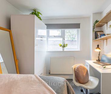 Room 1 - Photo 1