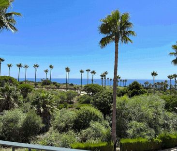 3 room luxury House for rent in Alcaidesa, Spain - Photo 4