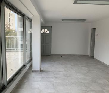 Appartement 4 pièces 89m2 MARSEILLE 14EME 1 105 euros - Photo 4