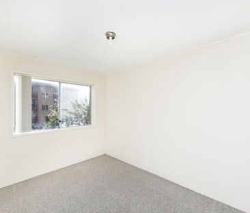 7/102 Henderson Road, Queanbeyan - Photo 2