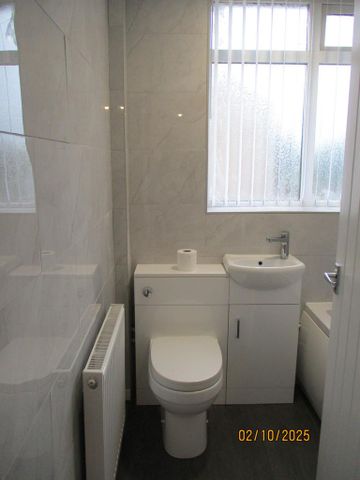 3 bedroom terraced house to rent - Photo 4