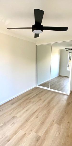 NEWLY RENOVATED 2 BEDROOM FLAT - Photo 1