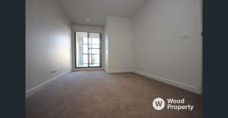 Prime Location! - Photo 2