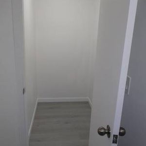 1 Bedroom Apartment - Photo 2