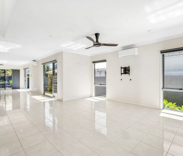 Spacious Family Living in the Heart of Kingscliff - Photo 2
