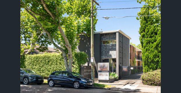 Bayside Living with Courtyard Style! - Photo 1