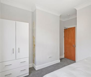 Reginald Street, Luton, LU2 - Photo 1