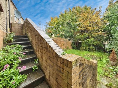 2 bedroom House To Let Total Size: 851 SQ FT - Photo 3