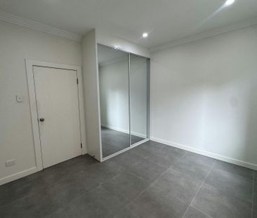 Modern Home in a Prime, Ultra-Connected Location - Photo 5