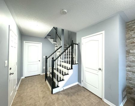 For Lease - 26 Larson Peak Road, Caledon, Ontario - Photo 2