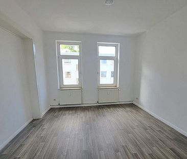 Geräumige 3-Zimmer-Wohnung mit Balkon in Bremerhaven-Lehe! - Photo 4