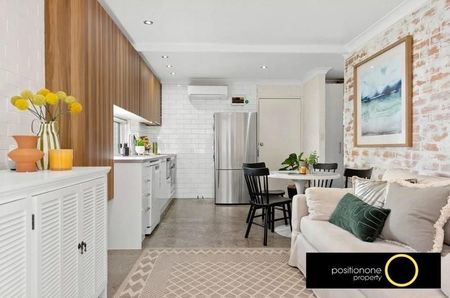 Charming 2-Bedroom Rental House in Greenslopes - Your Serene Retreat Awaits! - Photo 3