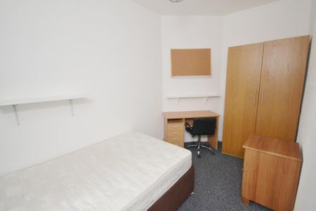 3 bedroom terraced house to rent - Photo 4