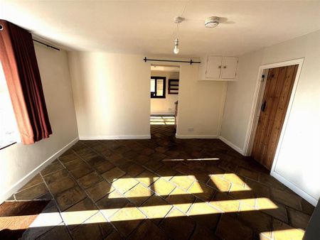 4 bedroom farm house to rent - Photo 4