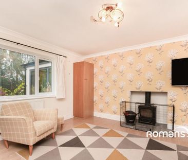 4 bedroom detached house to rent - Photo 2