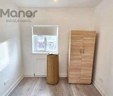 Lonsdale Avenue, East Ham, E6 - Photo 1