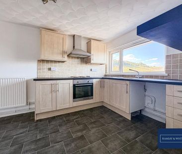2 bedroom maisonette to rent - Photo 4