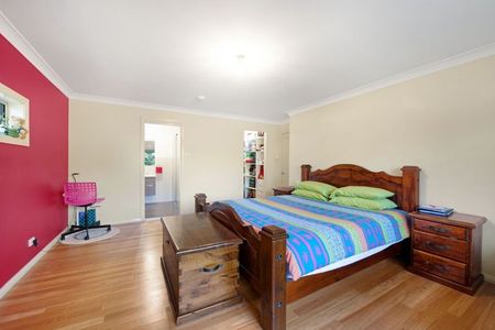 Serene And Spacious Family Home! - Photo 4