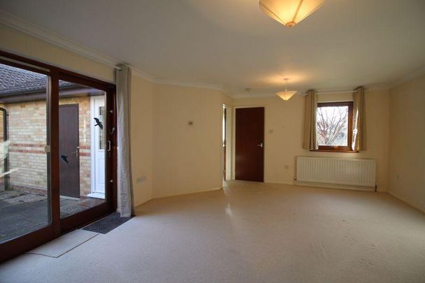 3 bedroom bungalow to rent - Photo 1