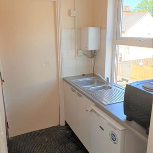 House share to rent - Photo 3