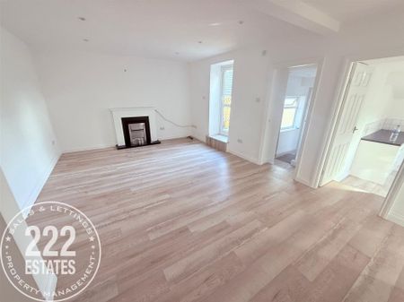 Barnsfold Road - Stockport - SK6 - Photo 3