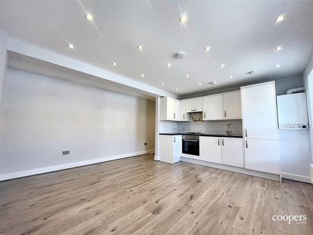 1 bedroom apartment - Photo 2