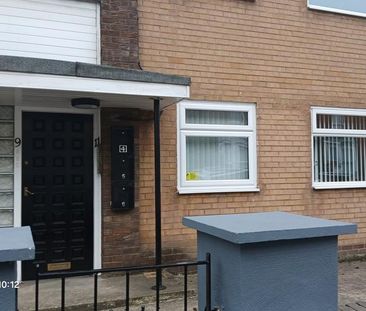 2 bedroom terraced house to rent - Photo 4