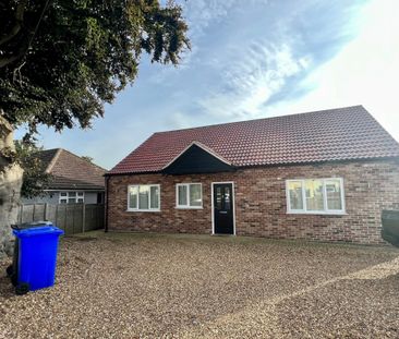 The Street, Bury St. Edmunds, Holywell Row - Photo 5