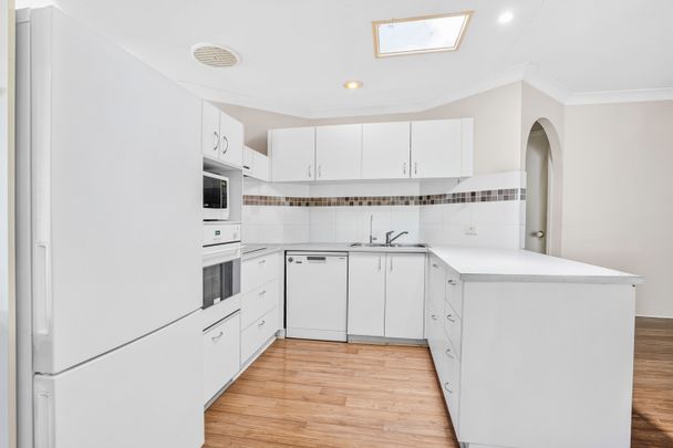 9 Perch Circuit, Sandstone Point QLD 4511 - House For Rent | Domain - Photo 1