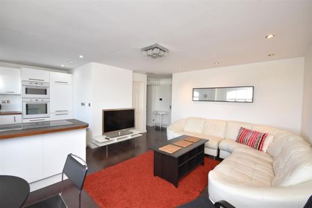 South Pier Road, Ellesmere Port - Photo 2