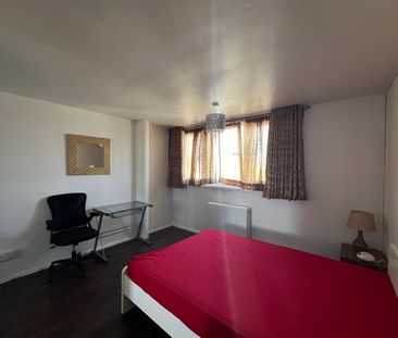 2 Bed Maisonette, Wyndham Court, SO15 - Photo 2