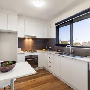 2 / 348 Balaclava Rd, Caulfield North - Photo 2