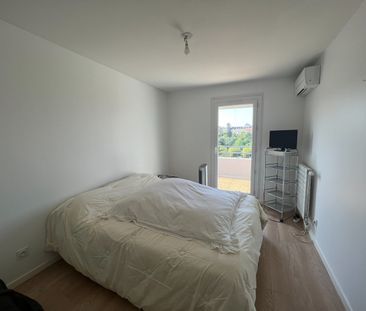 Location Appartement 4 pièces 105m² ROMANS SUR ISERE 26100 - Photo 3