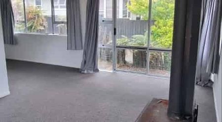 Tidy 3-Bedroom Home in Quiet Cul-de-Sac - Photo 2