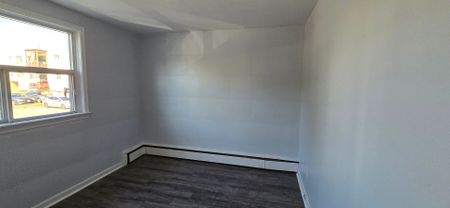 For Lease - 300 Montrave Avenue Unit# 8, Oshawa, Ontario - Photo 4