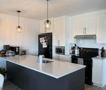 Superbe logement 3 1/2 + bureau à St-Nicolas, 1ier étage, climatisé... - Photo 2