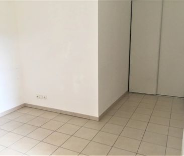 Location Appartement 2 pièces 49m² AIX EN PROVENCE 90ème - Photo 2