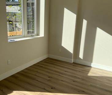 For Lease - 32 Cadorna Avenue Unit# 2, Toronto, Ontario - Photo 2