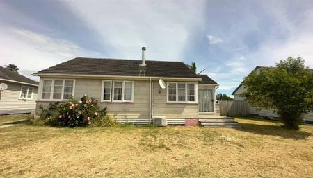 LOOKING FOR A FAMILY HOME? - Photo 5