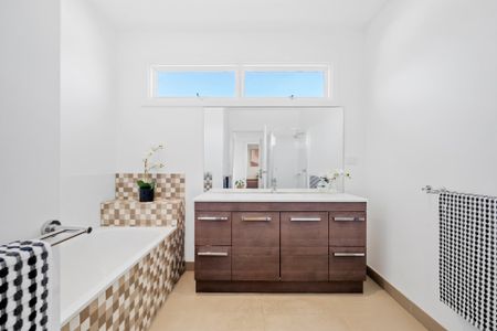 Stylish Family Living in Prime Niddrie Location! 6 Month Lease - Photo 4