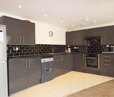2 bedroom flat to rent - Photo 4